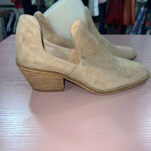 DownEast Tan Ankle Boots